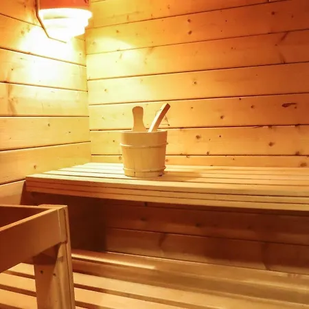 Luxueux 5 Pieces Pour 10 Pers. Avec Sauna, Terrasse, Proche Des Pistes Et Navettes - Fr-1-676-22 *
